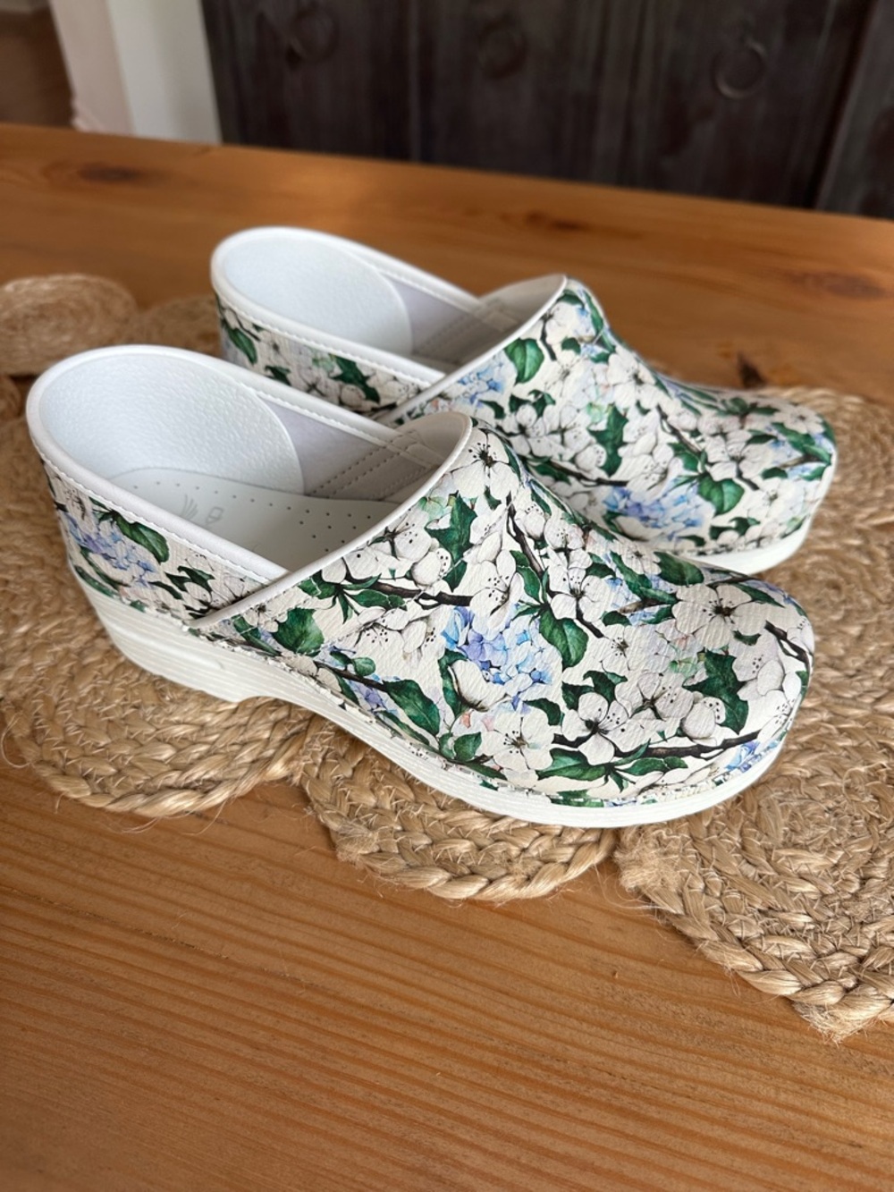 Dansko floral clogs like new size 10
